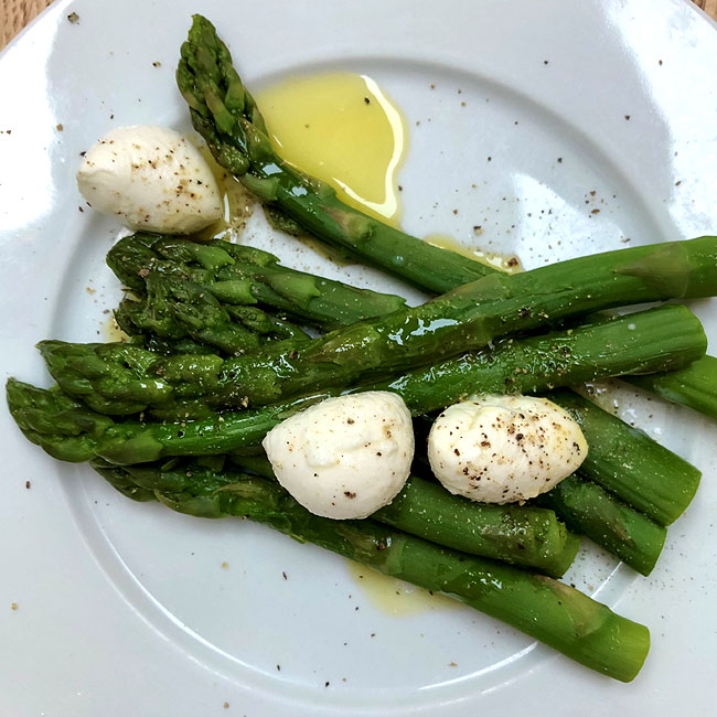 asparagus with mozzarella